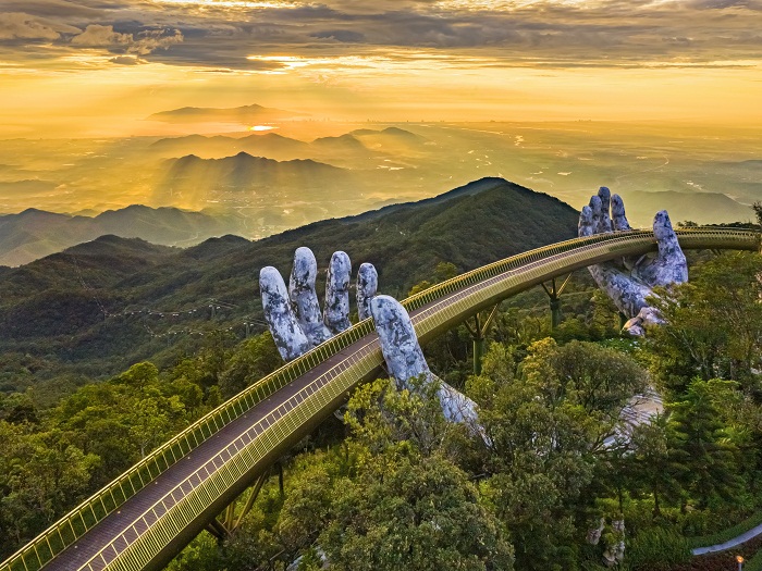 Cầu Vàng - Cây cầu du lịch biểu tượng hàng đầu thế giới. Ảnh: Sungroup